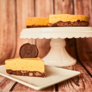 Cheesecake de lúcuma con brownie